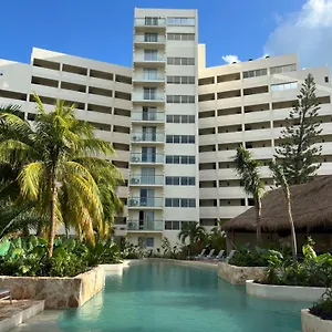 Calypso 3*, Cancun Mexico